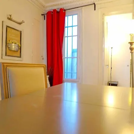 Spacious Studio Near Montorgueil * Parigi