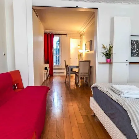 Spacious Studio Near Montorgueil Apartment